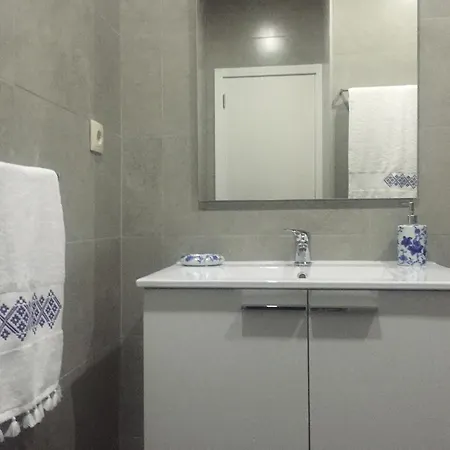 Porto Wine & Charm By Living Well 加亚新城