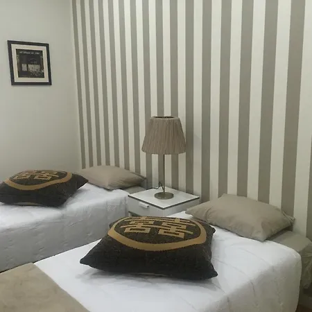 Porto Wine & Charm By Living Well 加亚新城